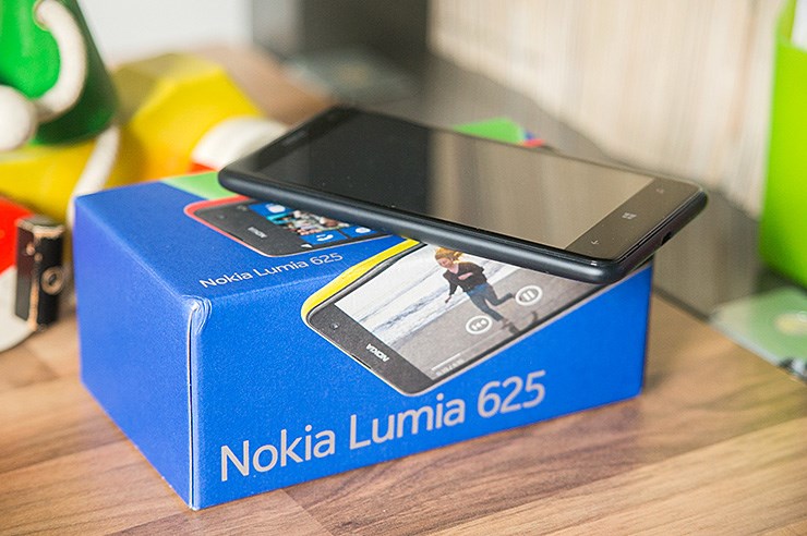 Nokia Lumia 625 (11).jpg